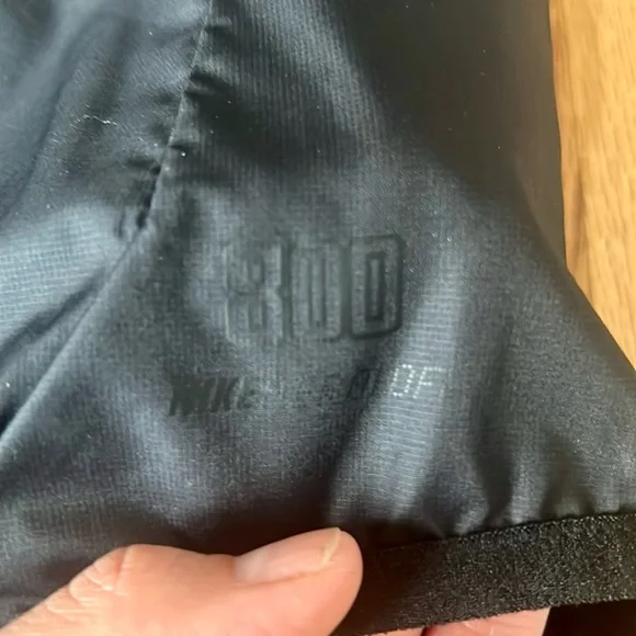 Nike running aeroloft 800 balck  vest women’s size Xs - Picture 4 of 8